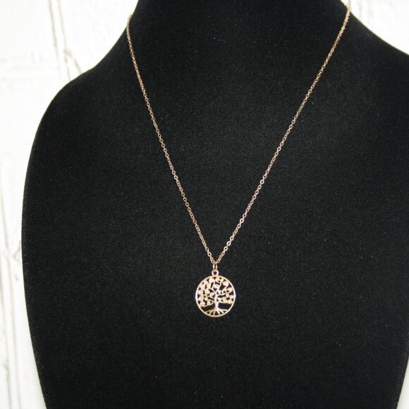 Beautiful gold tree charm necklace 20-23" - Picture 4 of 5